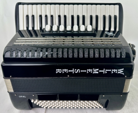 Weltmeister Opal Accordion